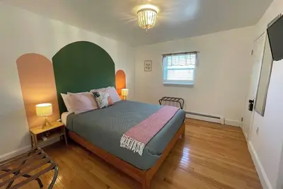 Image de The Overlook- Cozy 2 Bedroom Apt in Great Location