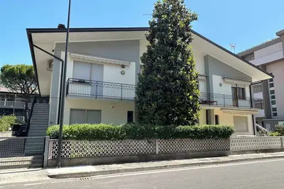 Image de Appartement de vacances au rez-de-chaussée, central, avec climatisation