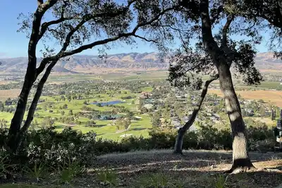 Image de Scenic Beauty 5000 sq ft on 10 acres. close to wineries, airport, & Beach!