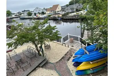 Image de 4br. cozy cottage with Kayaks on the lagoon.