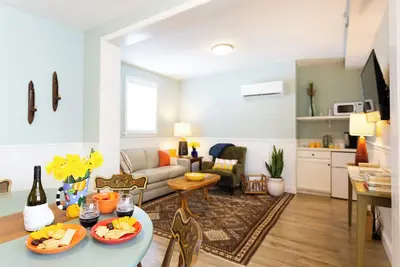 Image de Willow Suite ~ 1 of 5 Unique Stays at Basswood ~ Ground Floor, Ramp Access