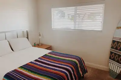 Image de Spacious home with yard close to coast and opens up to 110 acre nature preserve!