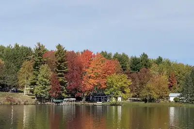 Image de Lakefront cottage w\/ convenient access to restaurants, atv and snowmobile trails