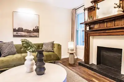 Image de Massive Victorian House w/ Private Courtyard ★ 5apts/9bdrs ★ Near Forsyth Park