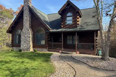 Image de Authentic Log Cabin Getaway w\/Private Hot Tub