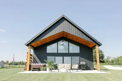 Image de Sky Ridge Lodging- The Luna/ Brand New Cabin/ Amish Country