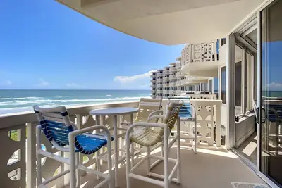 Image de Wait 'n Sea Golden Arms Condo ~ Beachfront ~ Walk to Shopping, Dining & Entertainment! ~ Ga502