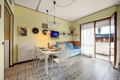 Edera With Balcony Few Steps From Sea, San Bartolomeo al Mare, Italy