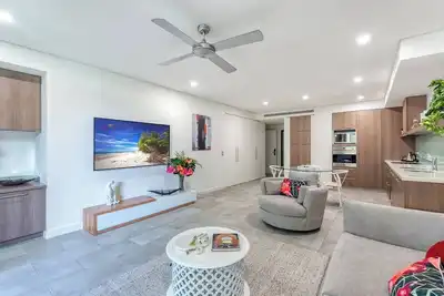 Image de Hibiscus Haven Resort style Chic by the Beach