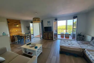 Image de Grand appartement, 3 chambres, très bonne literie, résidence avec piscine à Pin Rolland