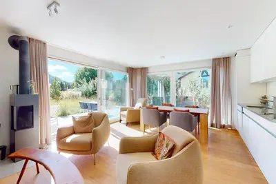 Image de 3-room apartment on the ground floor with direct access to the garden (Meadow is