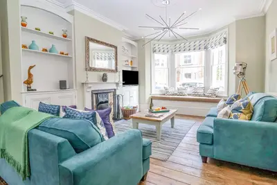Image de Heron House, Southwold, pet friendly, with open fire in Southwold