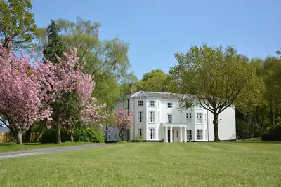 Henstead Hall, pet friendly, with a garden in Beccles