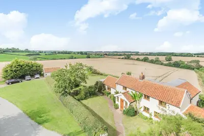 Skelder, Parham, pet friendly, with pool in Framlingham