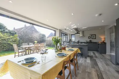 Lavvande, Walberswick, pet friendly, with open fire in Walberswick