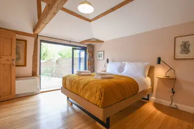 Onna'S Stable, Sotherton, pet friendly, with open fire in Halesworth