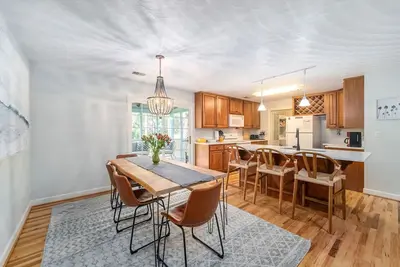 Image de Seaside Getaway on Folly ~ 1 Block to the Beach!