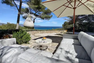Gaou Benat family villa only 99m to the private beach