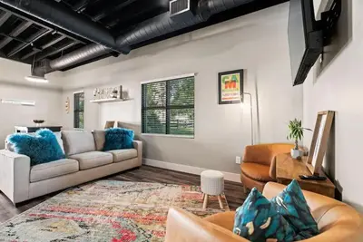Image de Modern Luxury Loft in Historic Downtown Gallatin