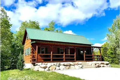 Image de Betsie River Log Cabin near Crystal Mountain!