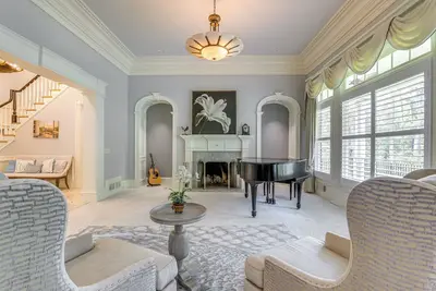 Image de Buford Mansion w/ Pool ~ 14 Mi to Lake Lanier