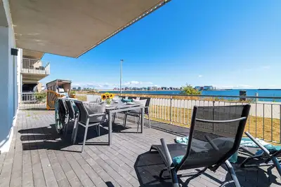Image de \"Ocean Terrace\" sea view vacation apartment on the Baltic Sea - 3 minutes' walk to the beach