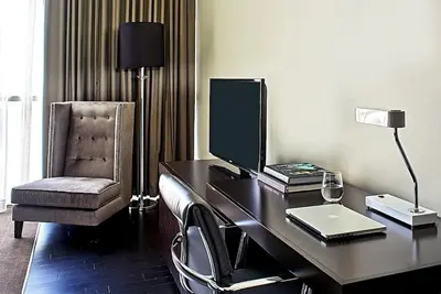 Image de Your Home Away From Home! Pool, Pet-friendly Property, Near Crown Center