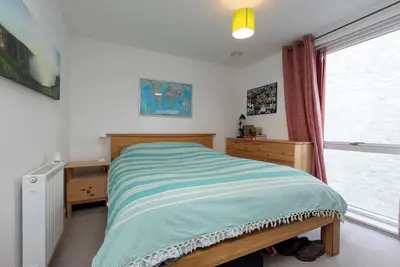 Quiet modern flat close to Londons top attractions