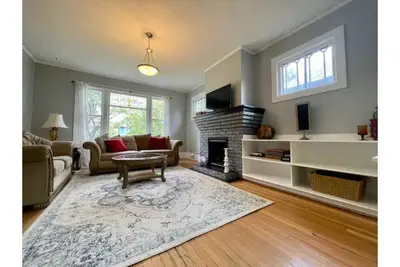 Image de Charming heritage house 2-bedroom home in the heart of downtown.