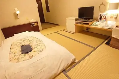 Image de Smoking Japanesestyle room with 6 tatami mats / Ina Nagano