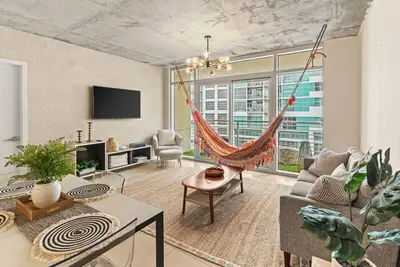 Image de Urban Retreat, Pool and steps to Midtown Shops