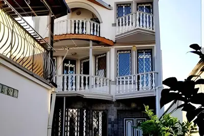 Image de Lovely 1-bedroom rental with free parking.