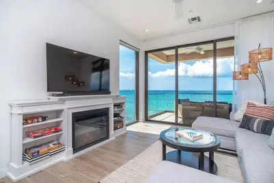 Image de Sea Dreams 3-Contemporary Condo w/panoramic views