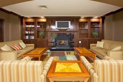 Image de 1 Bedroom | Outdoor Pool + Free WiFi