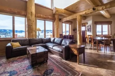 Image de Family friendly Chalet with expansive views and Hot Tub. Many outdoor options