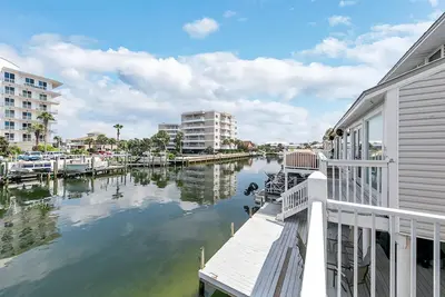 Image de Salty Tide-Canalfront-Stunning Views-Private Dock