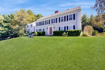 Image de Stunning hillside home on 60 acres - valley views, chef’s kitchen, near skiing