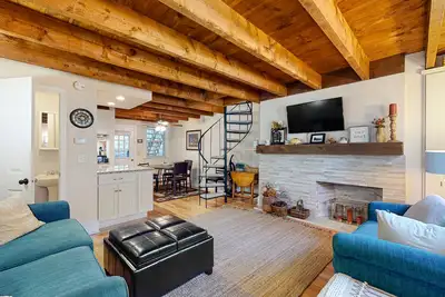 Image de Country townhome - mountain view - walk to Village of Quechee - near Club & golf