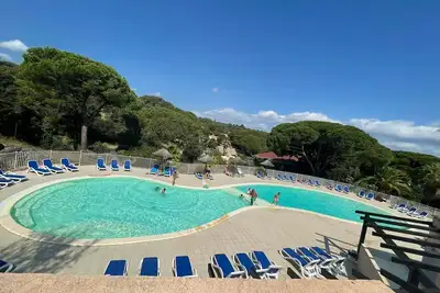 Magnifique appartement T4 avec piscine, jardin et garage.