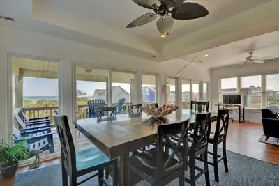 Image de \"Shining Sea\" - Oceanview & Soundview 5 Bedroom Home in North Topsail Beach