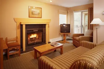 Image de Rustic & Cozy Banff Getaway | Access 2 hot tubs!