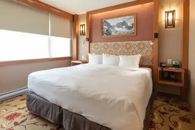 Image de Stunning Hotel Suite - King and Queen Beds!