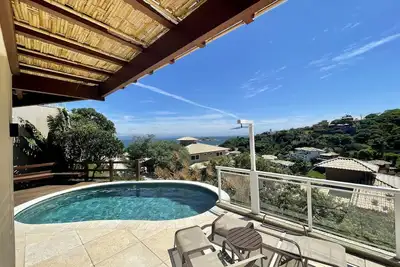 Image de House w/ view barbecue and pool 600m from João Fernandes beach