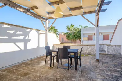 Image de Maison de vacances Casa Matilde avec vue sur la mer, terrasse et climatisation.