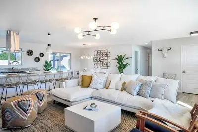 Image de Upscale Desert Home | Heated Pool