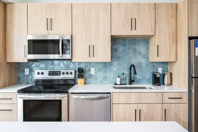 Image de Kasa | Spacious 1bd with Parking Included | Minneapolis