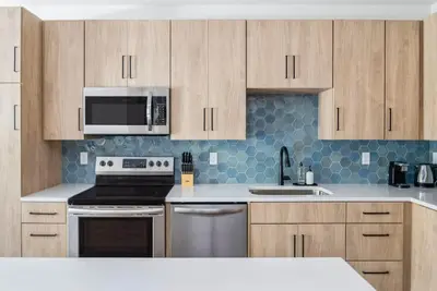 Image de Kasa | Comfy 1bd with Balcony and Amenity Access | Minneapolis