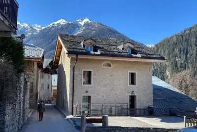 Image de Chalet familial La Lauziere, 18 personnes, local à ski, parking, ski à pied