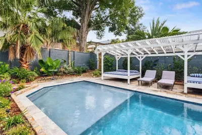 Stunning Historic Villa w\/ Heated Pool 6br|6ba