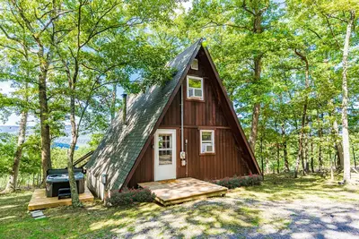 Image de Great Views! A-Frame w Hot Tub, Grill & Fire Pit